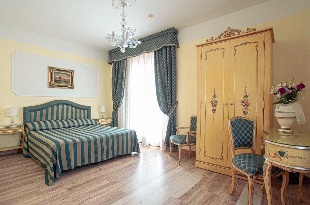 Hotel Villa Edera Venedik-Lido Oda fotoğraf