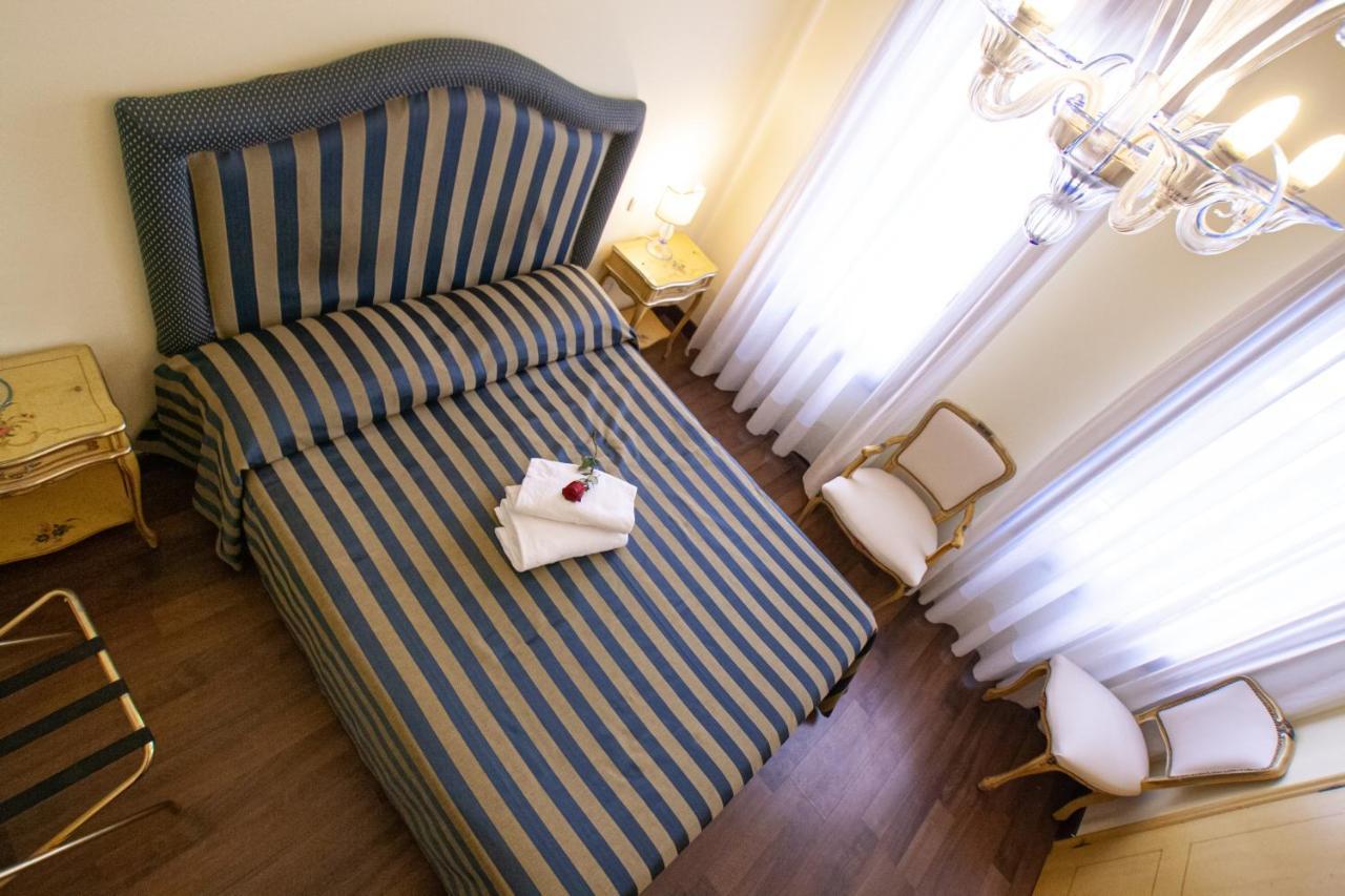 Hotel Villa Edera Venedik-Lido Oda fotoğraf