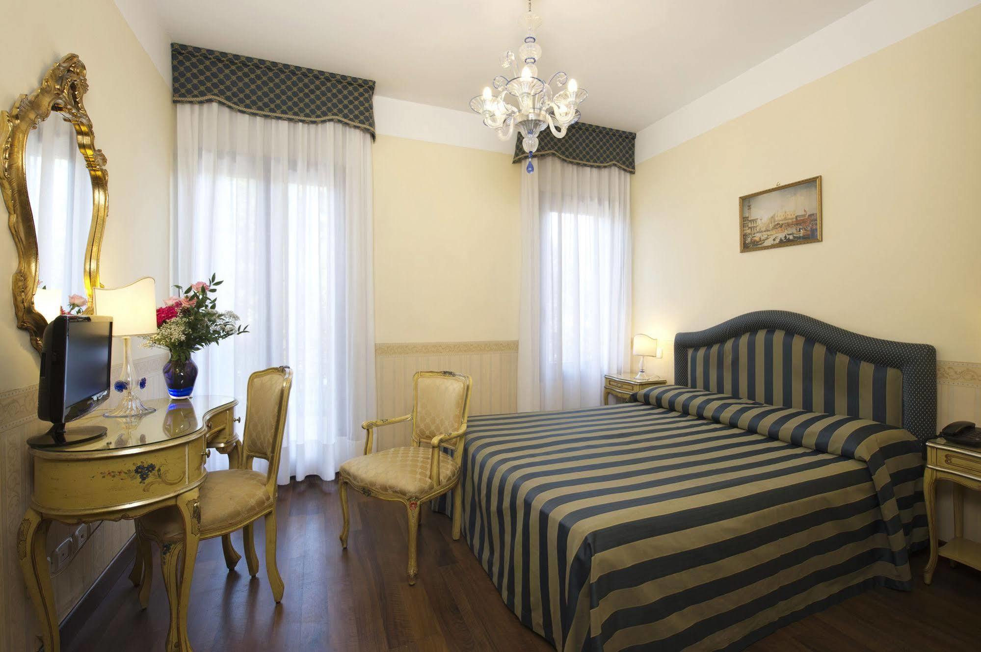 Hotel Villa Edera Venedik-Lido Dış mekan fotoğraf