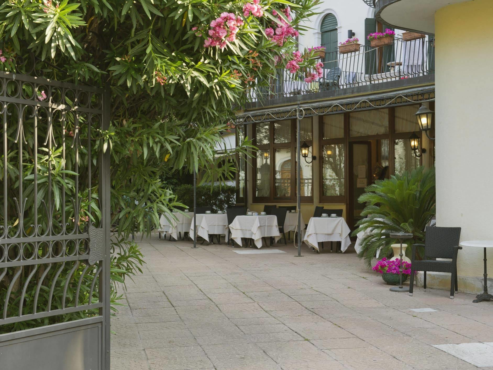 Hotel Villa Edera Venedik-Lido Dış mekan fotoğraf